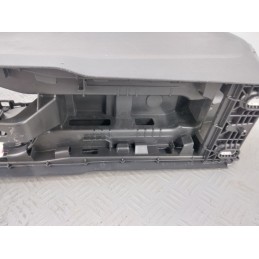 Tunnel consolle centrale Mercedes Classe A W176 del 2014 cod a1766800900  1673520699505