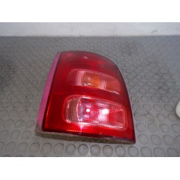 Fanale fanalino stop post dx Nissan Micra K11 del 2000 cod 08-215-19  1679582713029