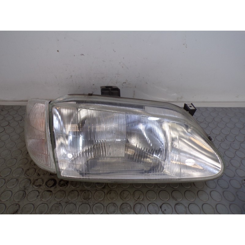 Faro fanale proiettote ant dx Renault Scenic Megane dal 1995 al 1999  1683813319270