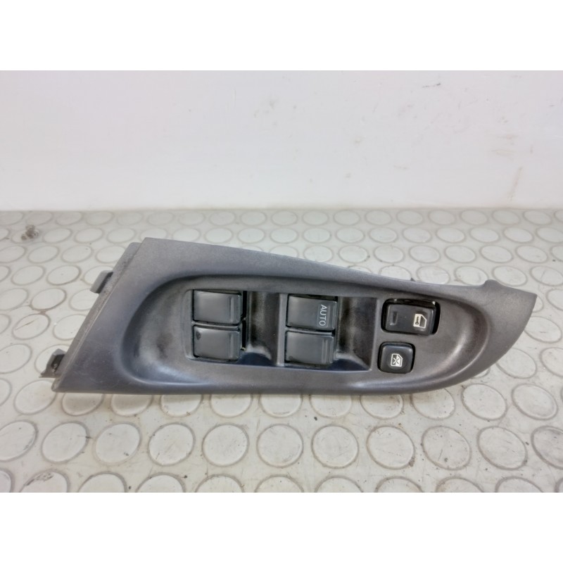 Pulsantiera alzavetro ant sx Nissan Almera dal 2000 al 2006 cod 80961  1688391951720