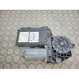 Motorino alzavetro ant dx Audi A4 Avant B7 dal 2004 al 2009 cod 8e1959802h  1692716362351