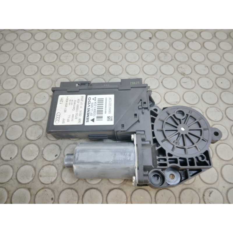 Motorino alzavetro ant dx Audi A4 Avant B7 dal 2004 al 2009 cod 8e1959802h  1692716362351