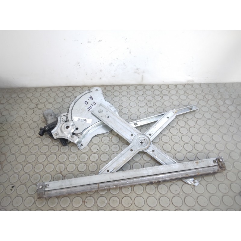 Motorino alzavetro ant sx Fiat Sedici dal 2005 al 2014 cod 83530-3390  1693234937670