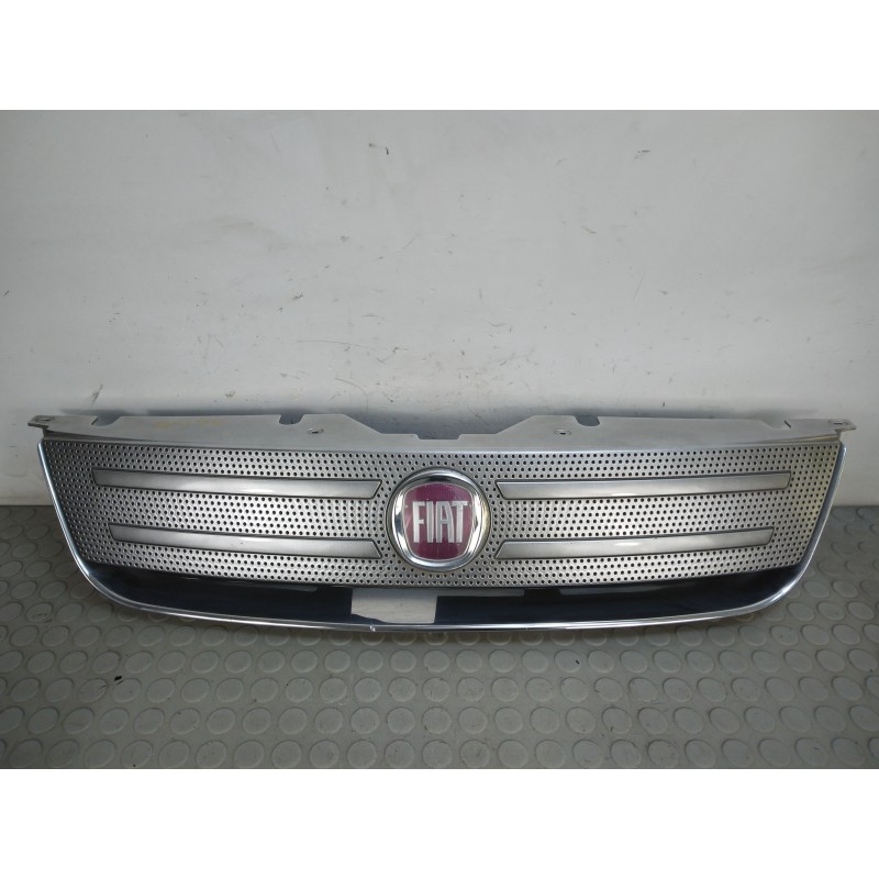 Mascherina griglia ant Fiat Multipla dal 2004 al 2010 cod 51722599  1706875143314