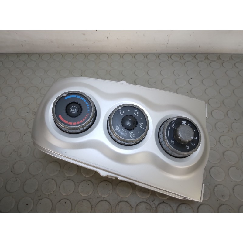 Centralina comando aria clima Toyota Yaris II serie dal 2004 al 2011 cod 55406-0d190  1707737666033