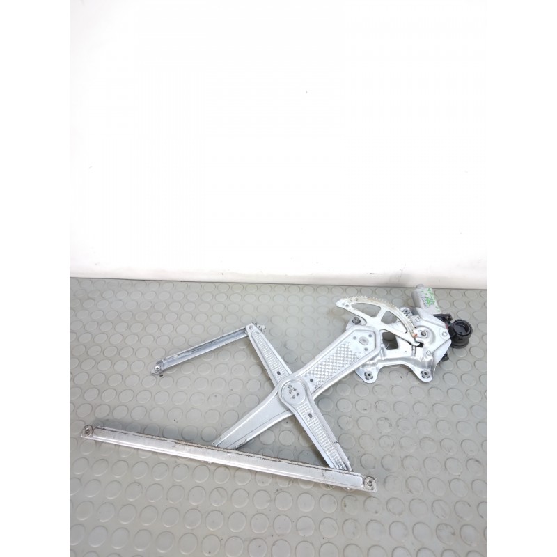 Motorino alzavetro ant dx Toyota Yaris I serie dal 1999 al 2005 5porte cod 85710-52030  1708075963990