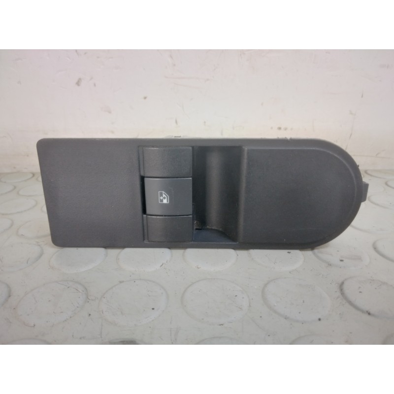 Pulsantiera alzavetro ant dx Opel Astra H dal 2004 al 2011 cod 13197132  1710424712524