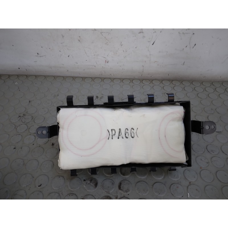 Airbag lato passeggero ant dx Hyundai i20 dal 2008 al 2014 cod 84530-1j000  1715004997445