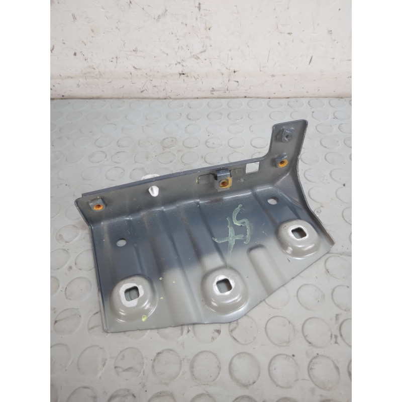 Supporto staffa montaggio parafango sinistro Renault Captur Hybrid dal 2019 al 2024 cod 641356222r  1741359661960