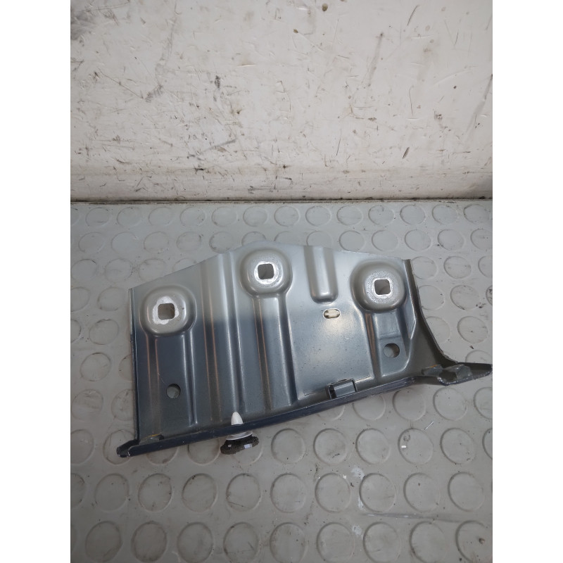 Supporto staffa montaggio parafango destro Renault Captur Hybrid II serie dal 2019 al 2024 cod 641343398r  1741359986926