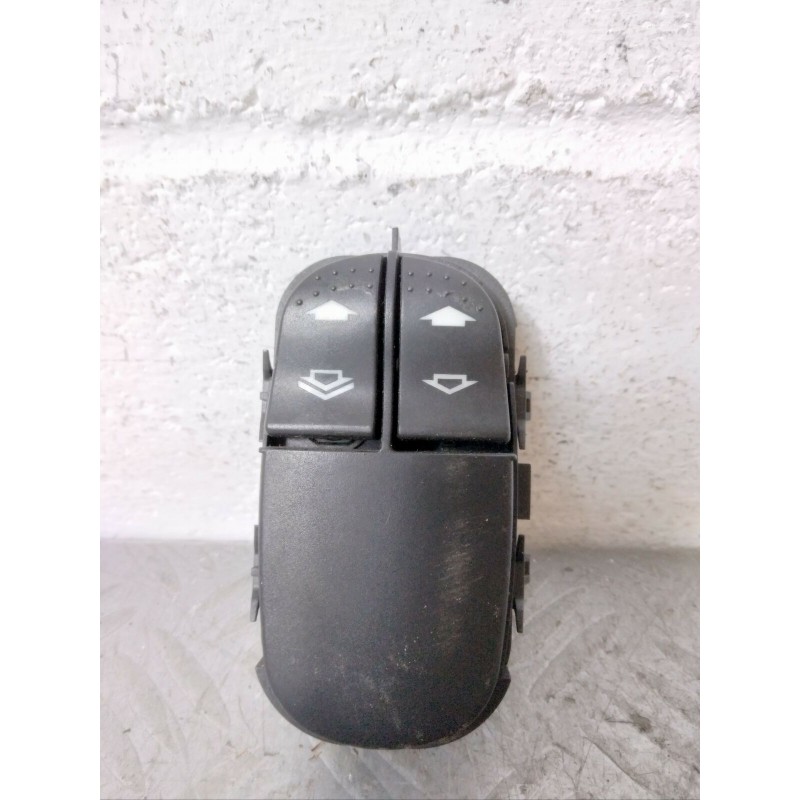 PULSANTIERA ALZAVETRO ALZACRISTALLO ANT. SX FORD FOCUS DEL 2002  2400000067771