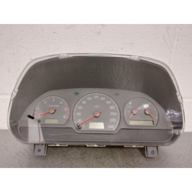 CONTACHILOMETRI QUADRO STRUMENTI VOLVO S40 1.9 DCI DEL 2005 COD. 30889706/B  2400000071013