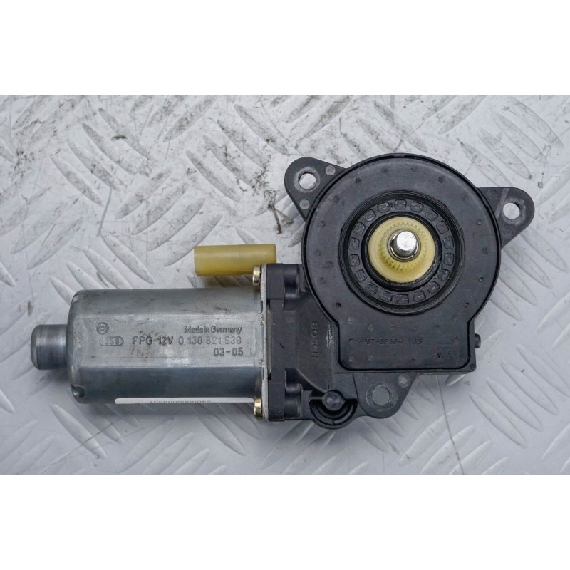 MOTORINO ALZAVETRO ANT. DX FORD FIESTA 5 PORTE DAL 2005 AL 2009 COD. 0130821939  2400000008637