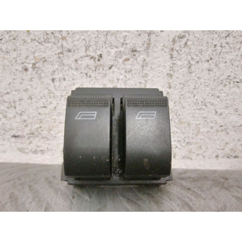 PULSANTIERA ALZAVETRO ALZACRISTALLO ANT. SX AUDI A3 DEL 2000 COD. 8L0959851  2400000103837